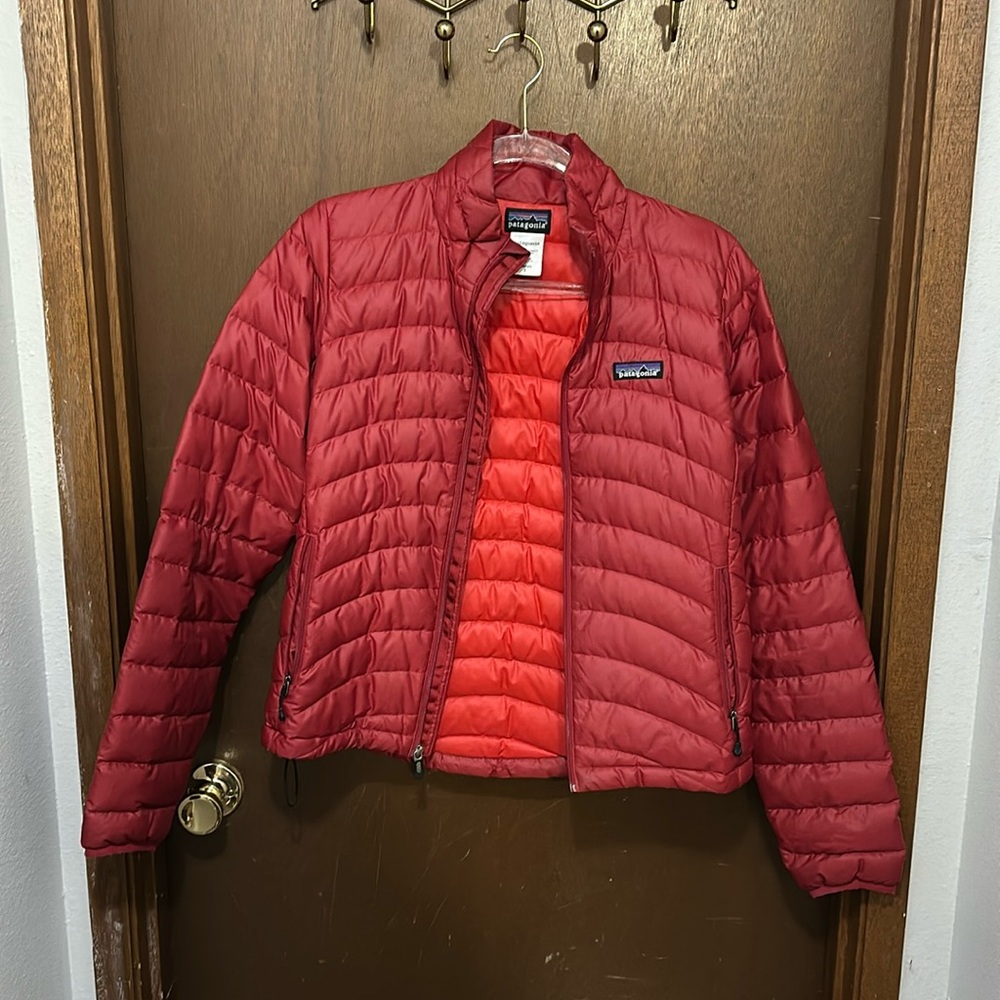 EUC Patagonia Red Puffer Size Small